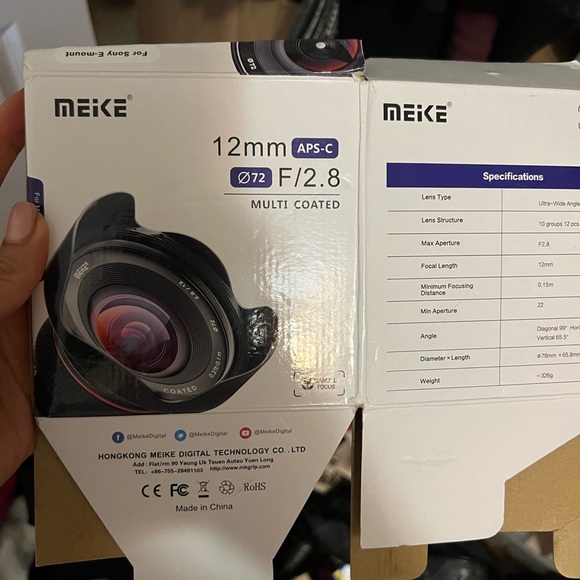 Black Sony alpha 6000 used like new along with the lense - Picture 2 of 3